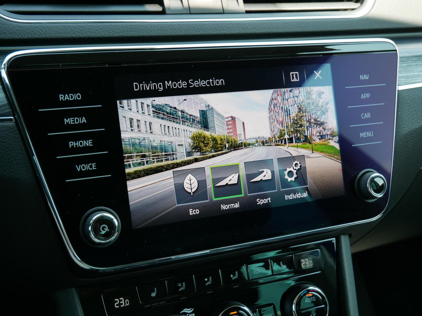 Škoda Superb 2.0 TSI 140 kW Style