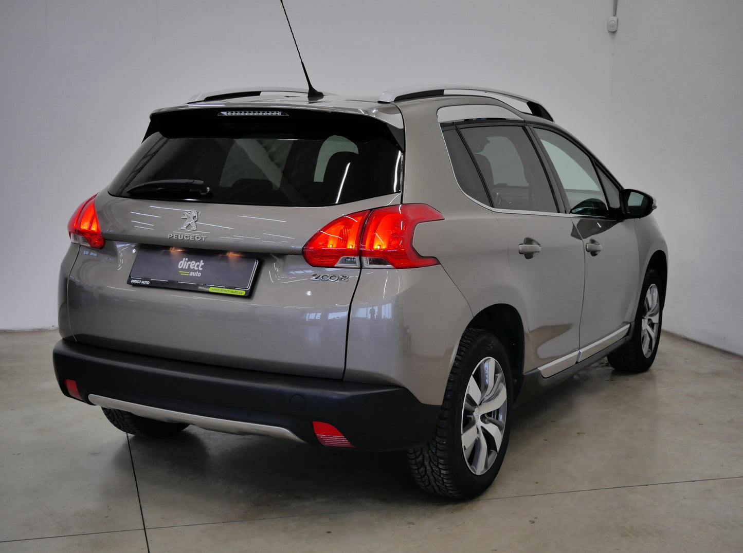 Peugeot 2008 1.2 VTI 60 kW Allure