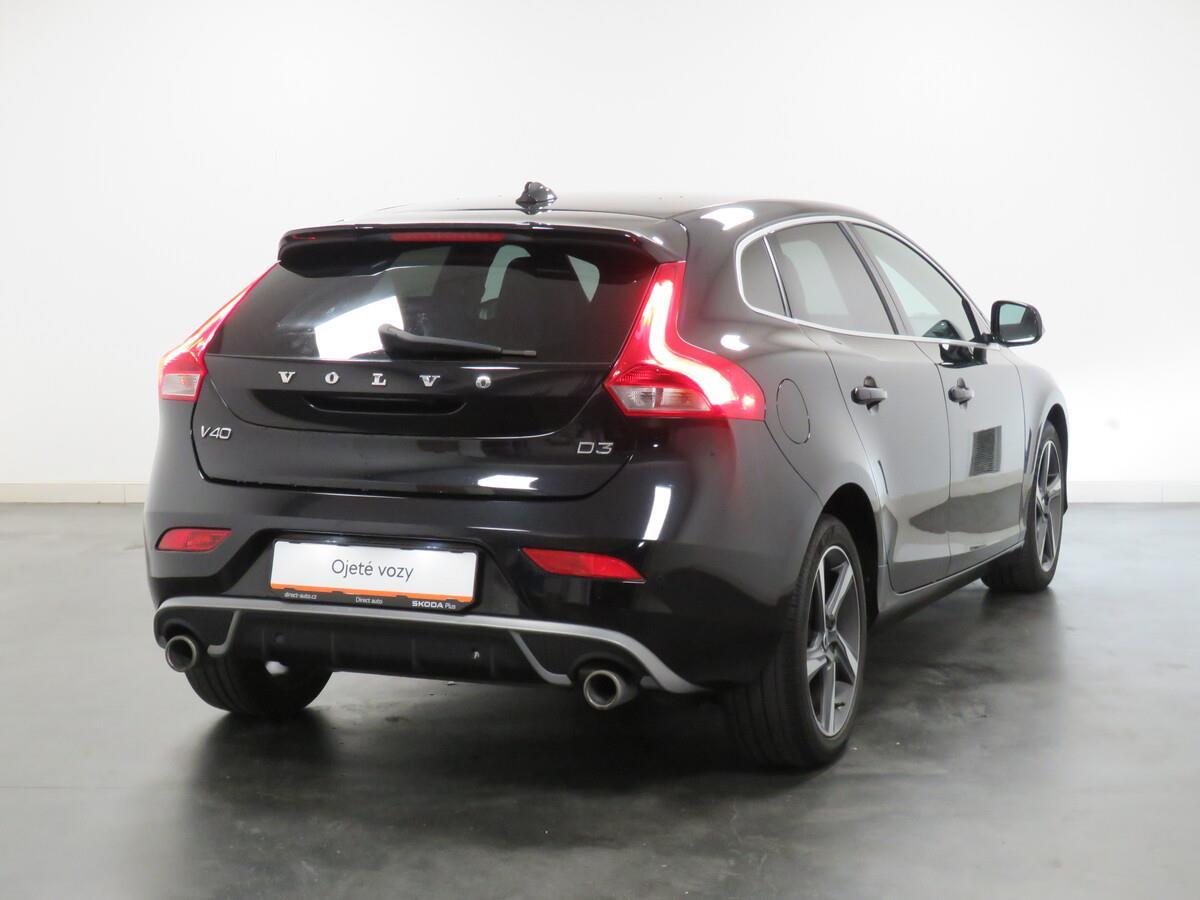 Volvo V40 2.0 D3 150kW R-Design Momentum