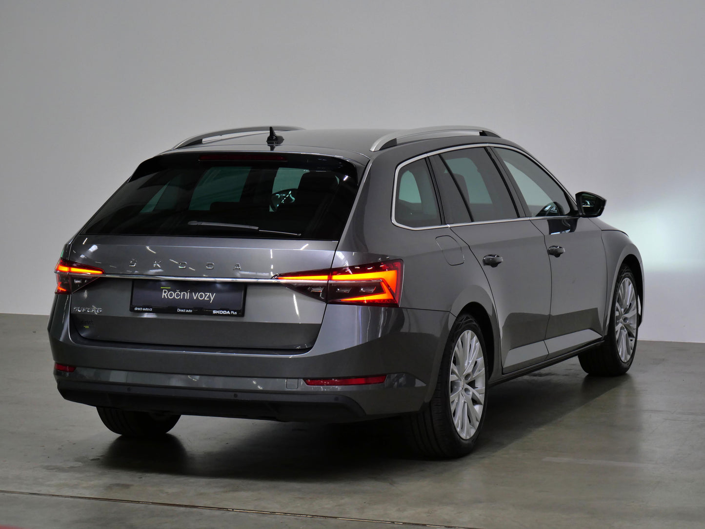 Škoda Superb 2.0 TDI 110 kW DSG Style TOP