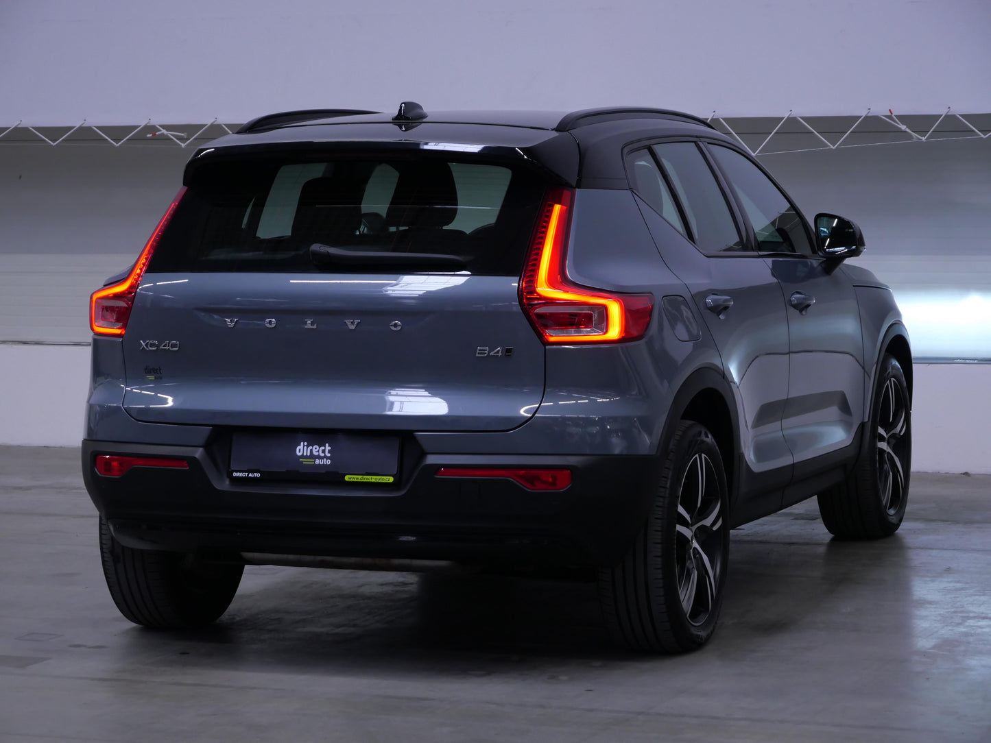 Volvo XC40 B4 145 kW AWD R-Design
