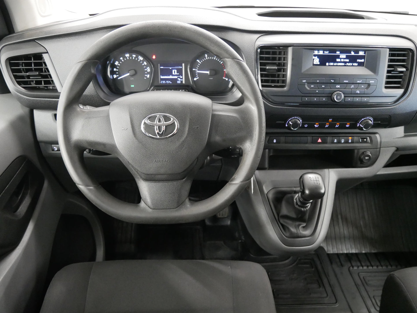 Toyota Proace 1.5 D-4D 88 kW L2 8 míst