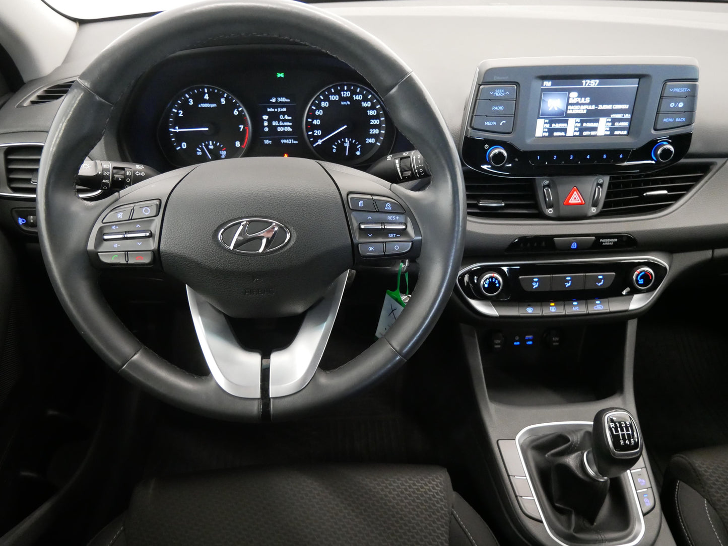 Hyundai i30 1.0 T-GDI 88 kW Trikolor