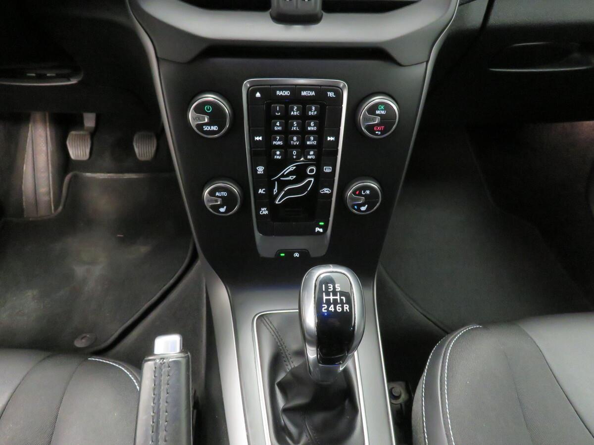 Volvo V40 2.0 D3 110 kW Momentum