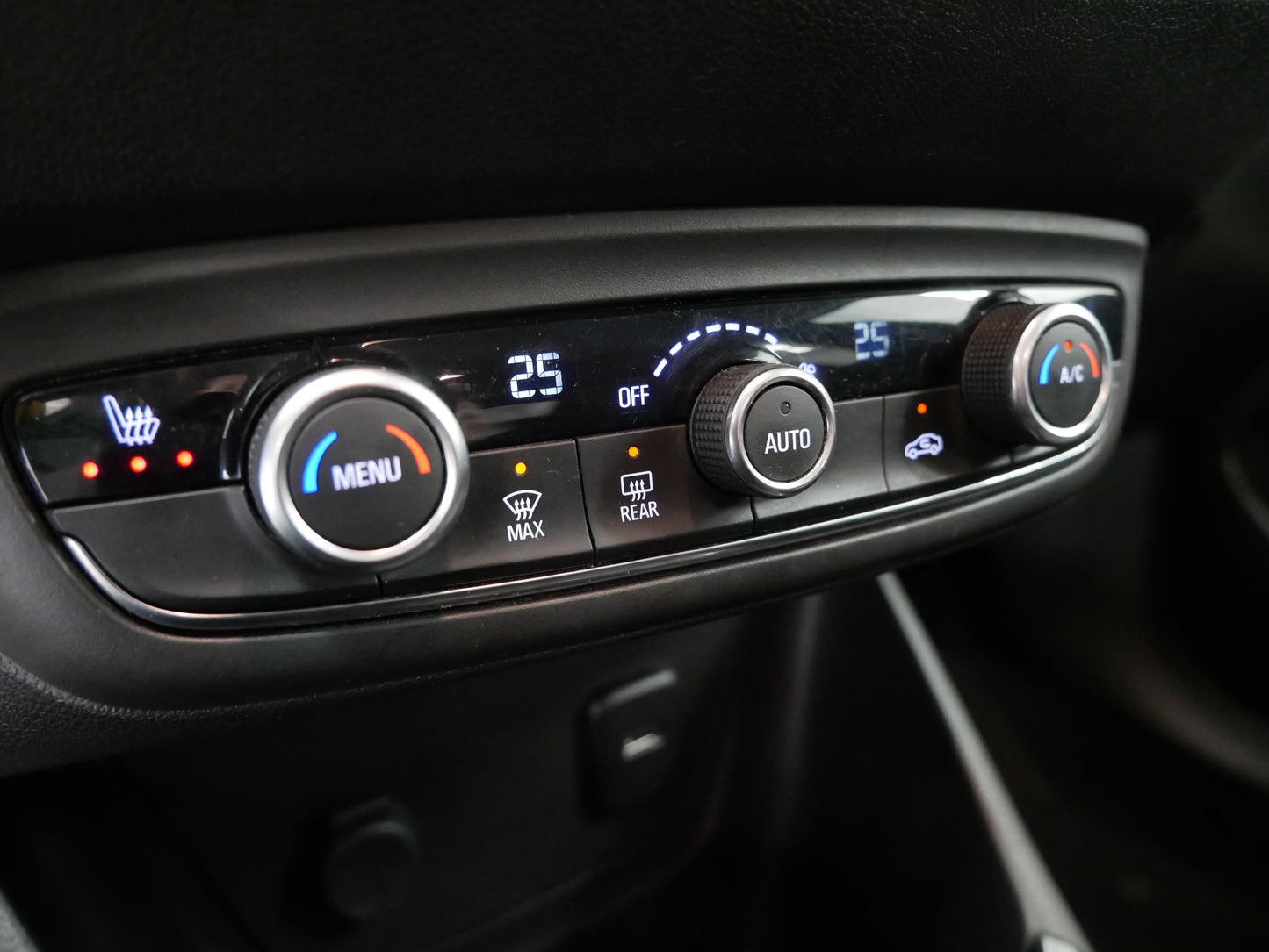 Opel Ostatní 1.2i 60 kW Edition