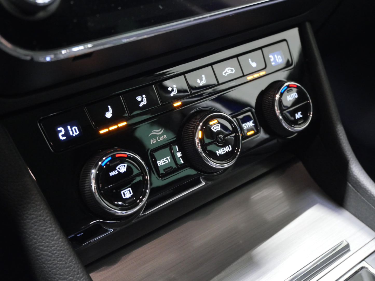 Škoda Superb 2.0 TDI 147 kW 4x4 DSG STYLE