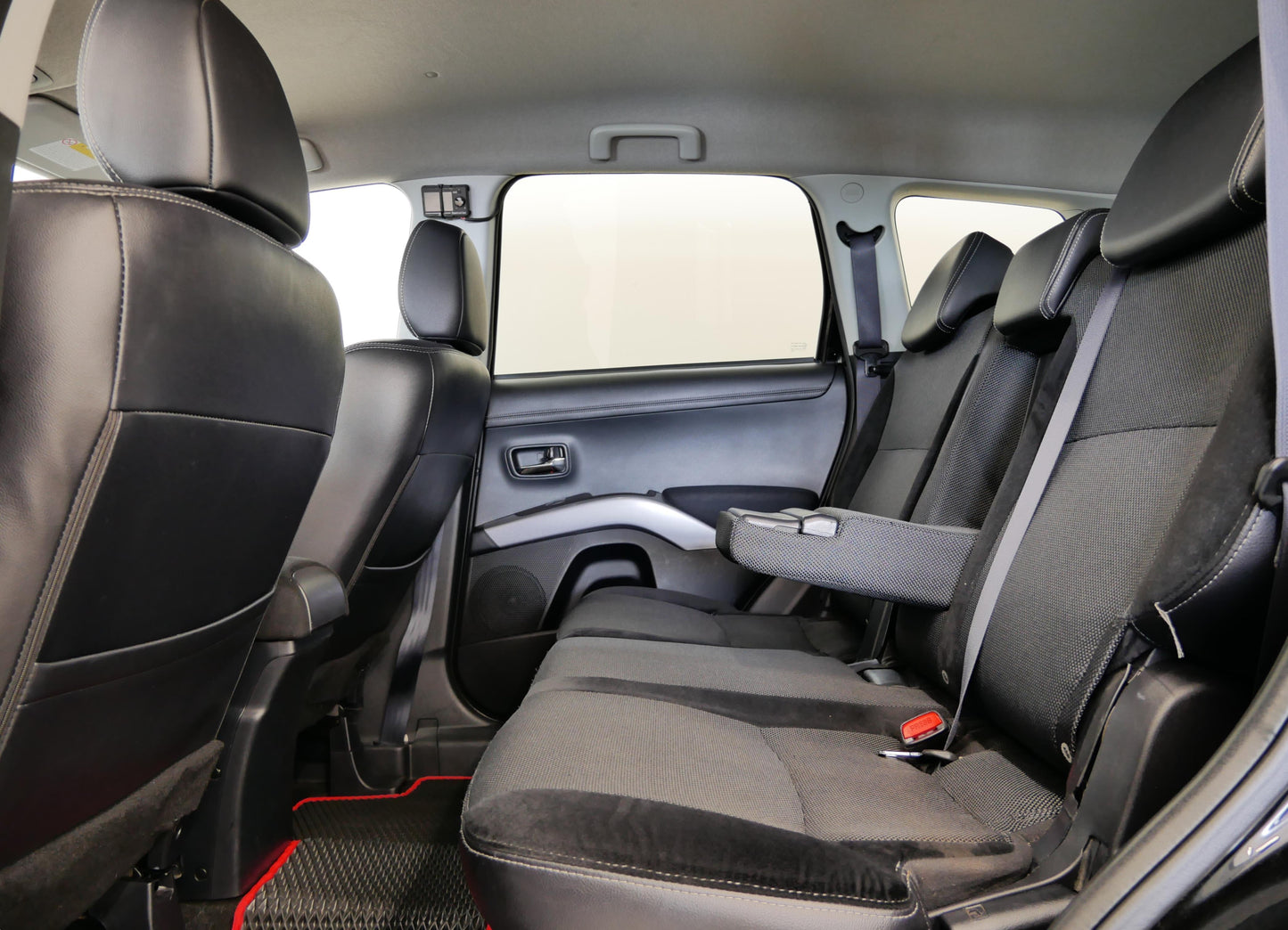 Mitsubishi Outlander 2.2 DI-D MIVEC 130 kW 4WD