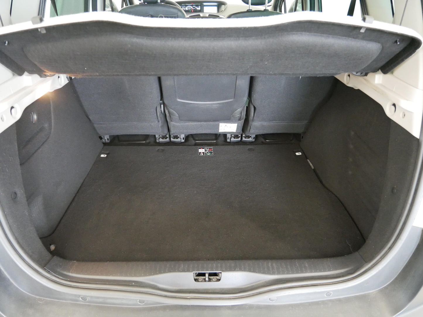 Renault Scénic 1.6 dCi 96 kW X-MOD Privilege
