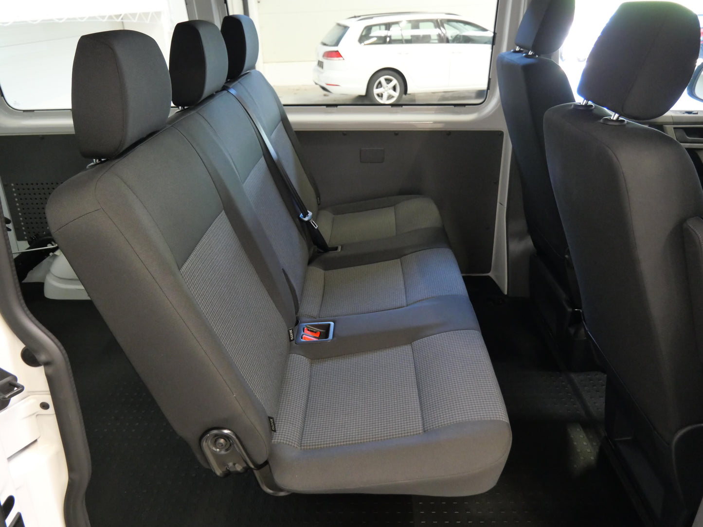 Volkswagen T6.1 2.0 TDI 81 kW KR