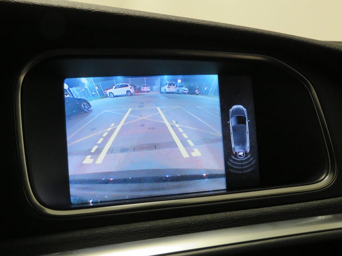 Volvo V40 2.0 D3 150kW R-Design Momentum