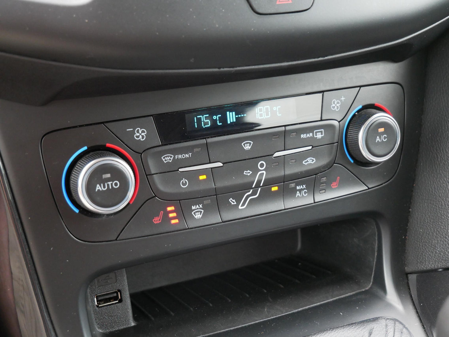 Ford Focus 2.0 TDCI 110 kW Titanium