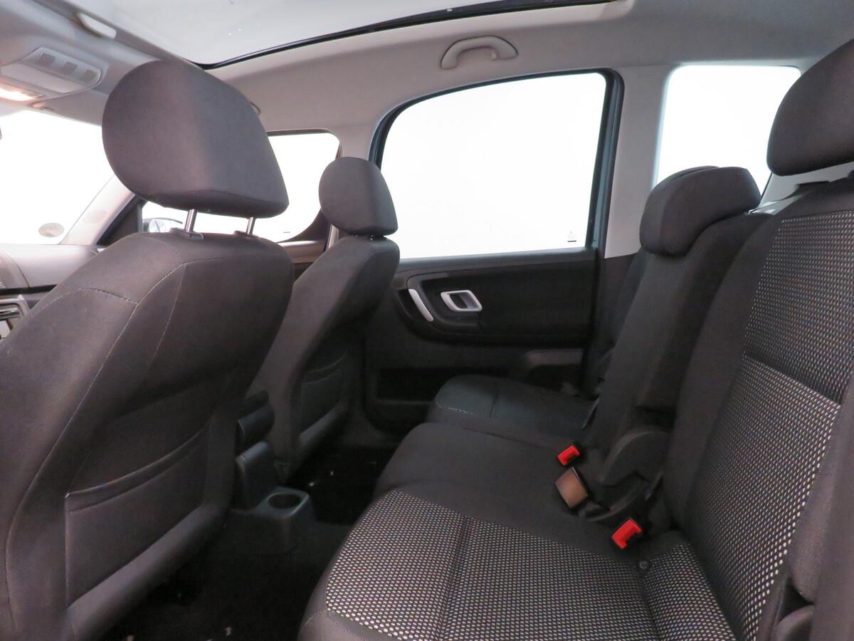 ŠKODA Roomster 1.6 16V MPI 77 kW Scout