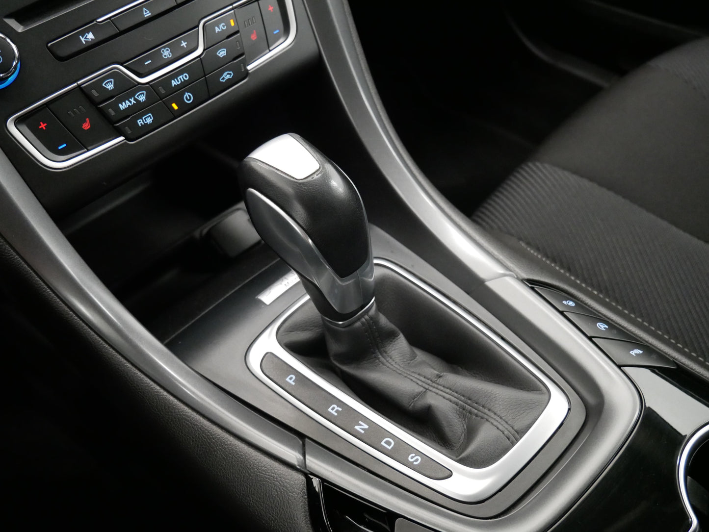 Ford Mondeo 2.0 TDCi 132 kW AT Titanium