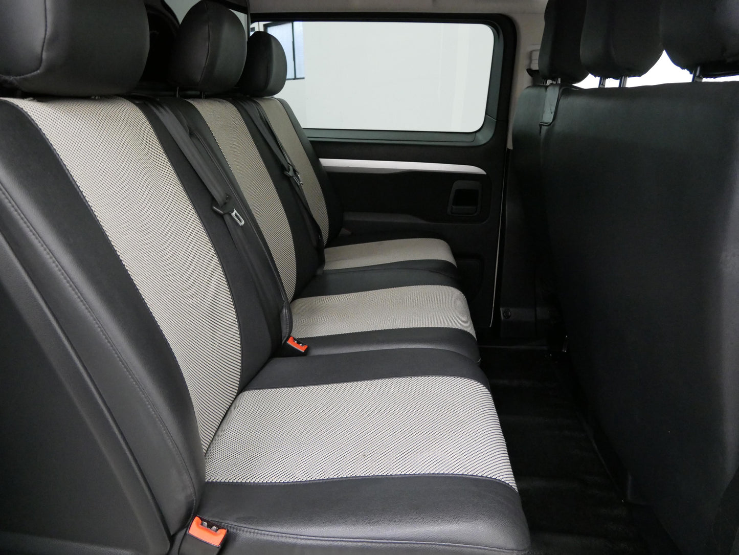 Toyota Proace 2.0 D-4D L3H1 6 míst