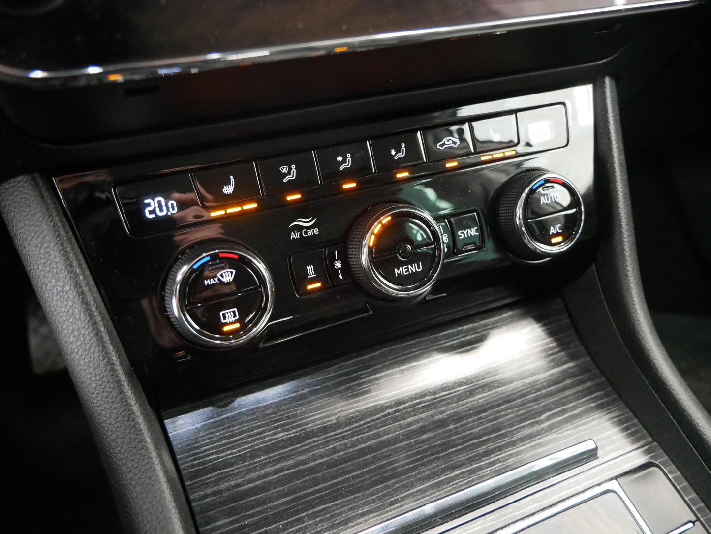 Škoda Superb 2.0 TDI 140 kW Style Business