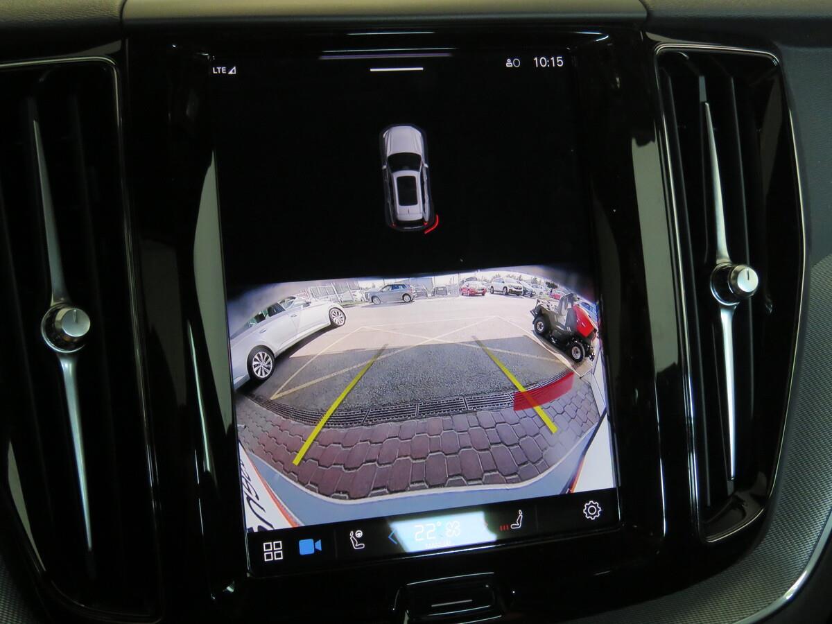 Volvo XC60 B5 184 kW AWD Plus Dark