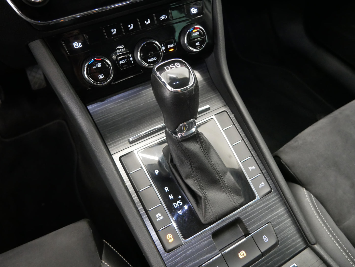 Škoda Superb 2.0 TDI 110 kW Style DSG