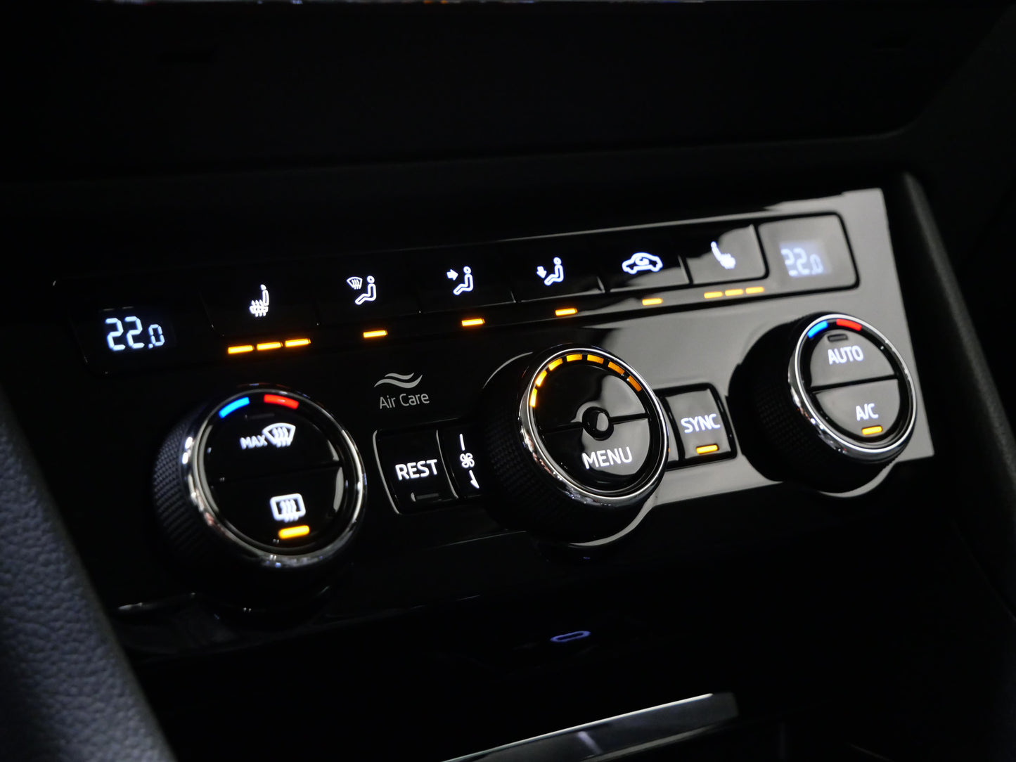 Škoda Superb 2.0 TDI 110 kW Style Plus