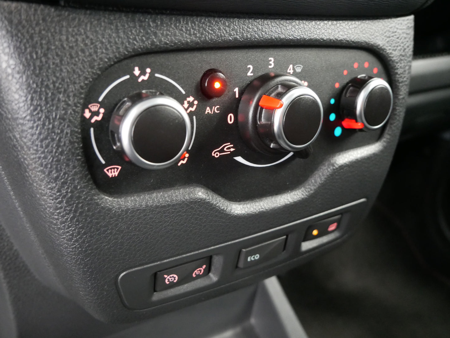 Dacia Lodgy 1.6 SCe 75 kW Stepway Techroad