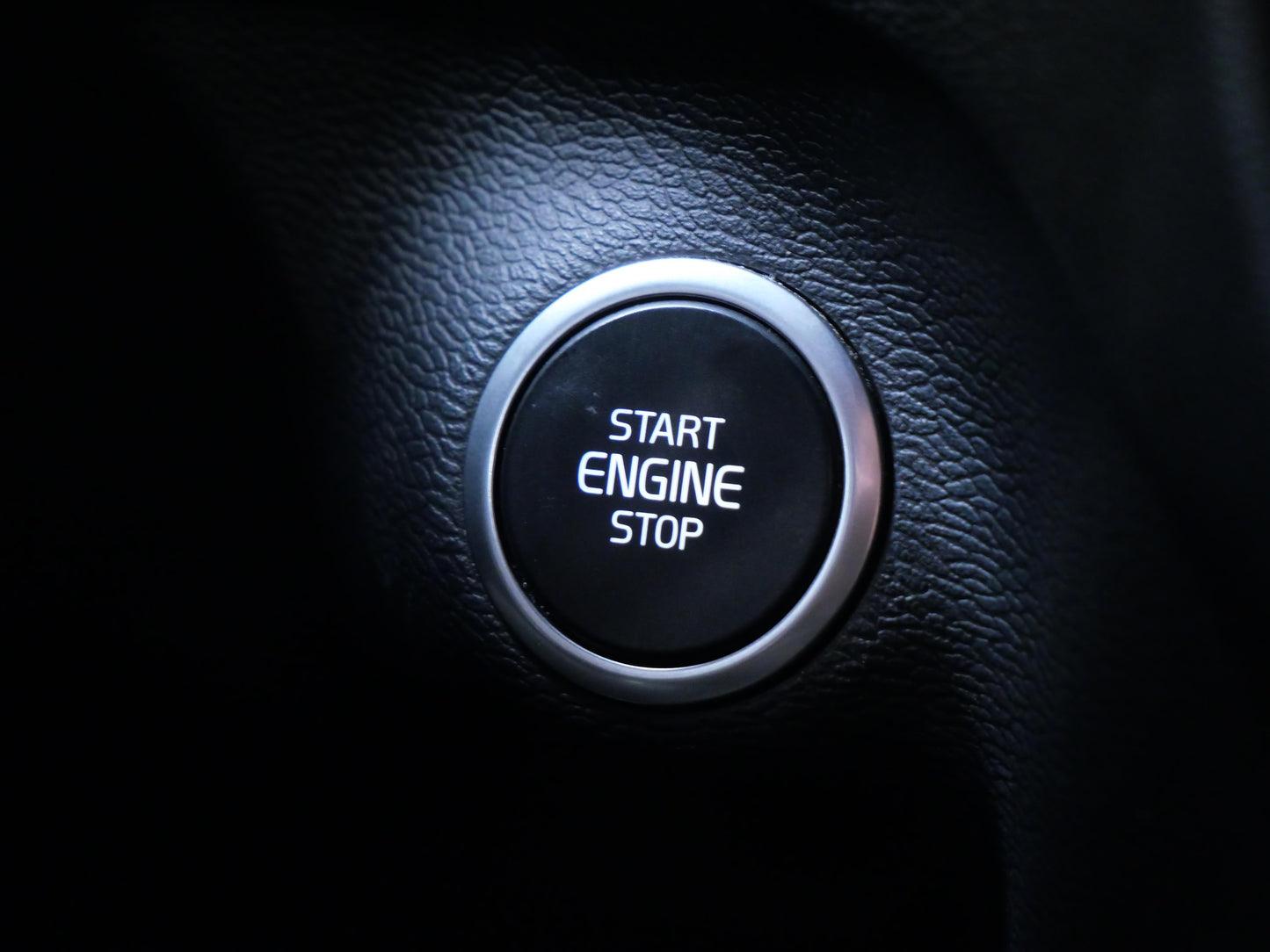 Volvo XC40 B4 145 kW AWD R-Design
