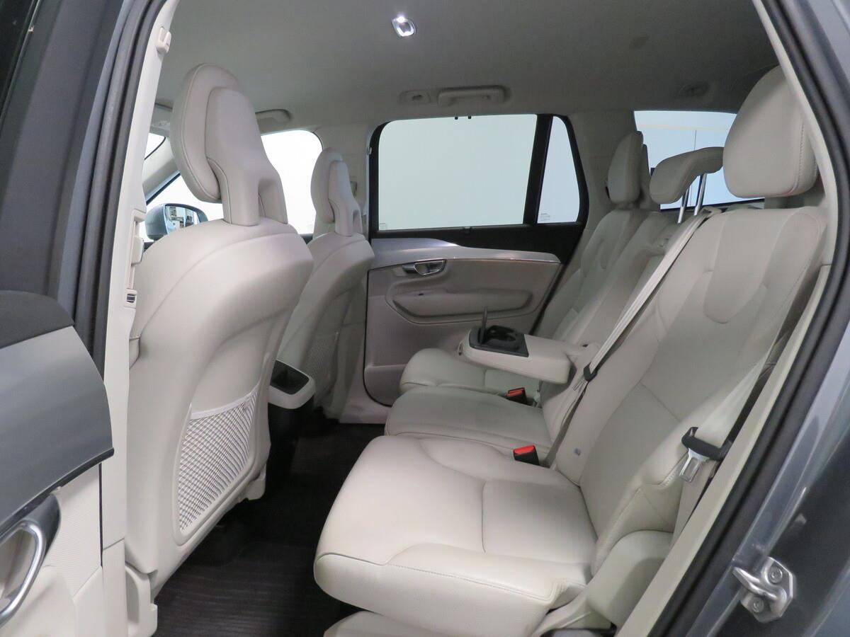 Volvo XC90 D5 AWD MOMENTUM
