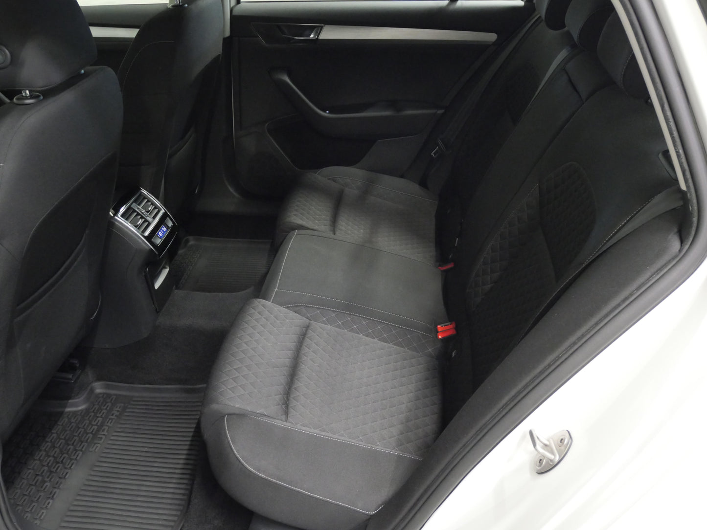 Škoda Superb 2.0 TSI 140 kW Ambition Plus