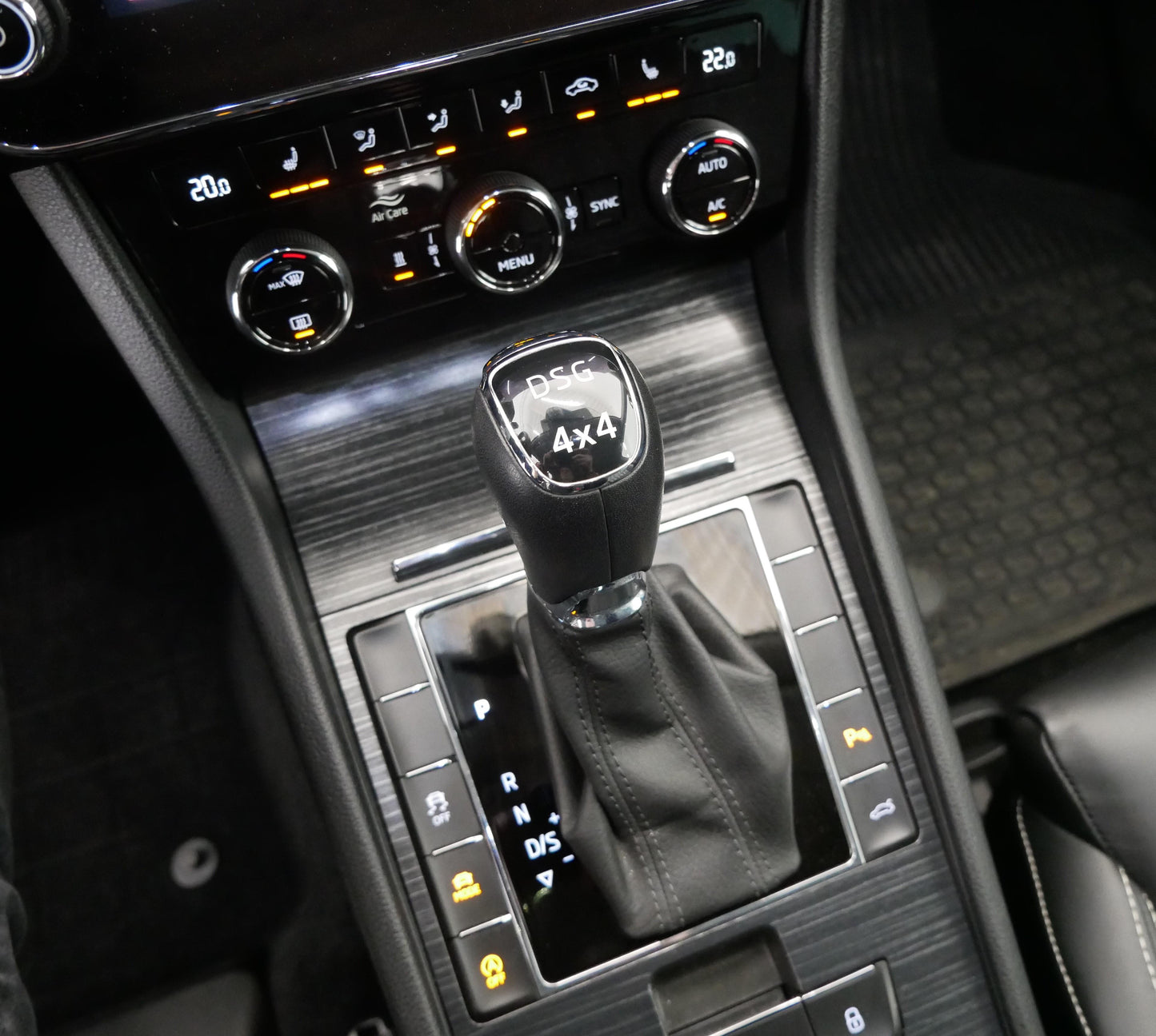 Škoda Superb 2.0 TDI 140 kW Style Business