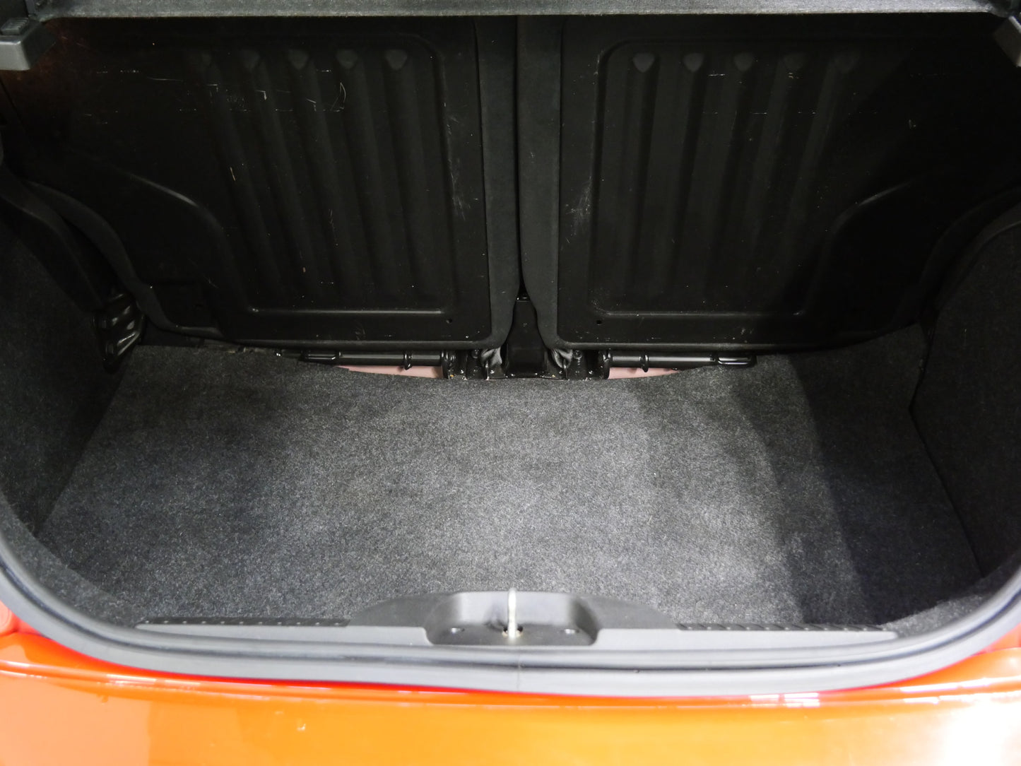 Unknown 595 1.4 T-Jet Turbo 107 kW