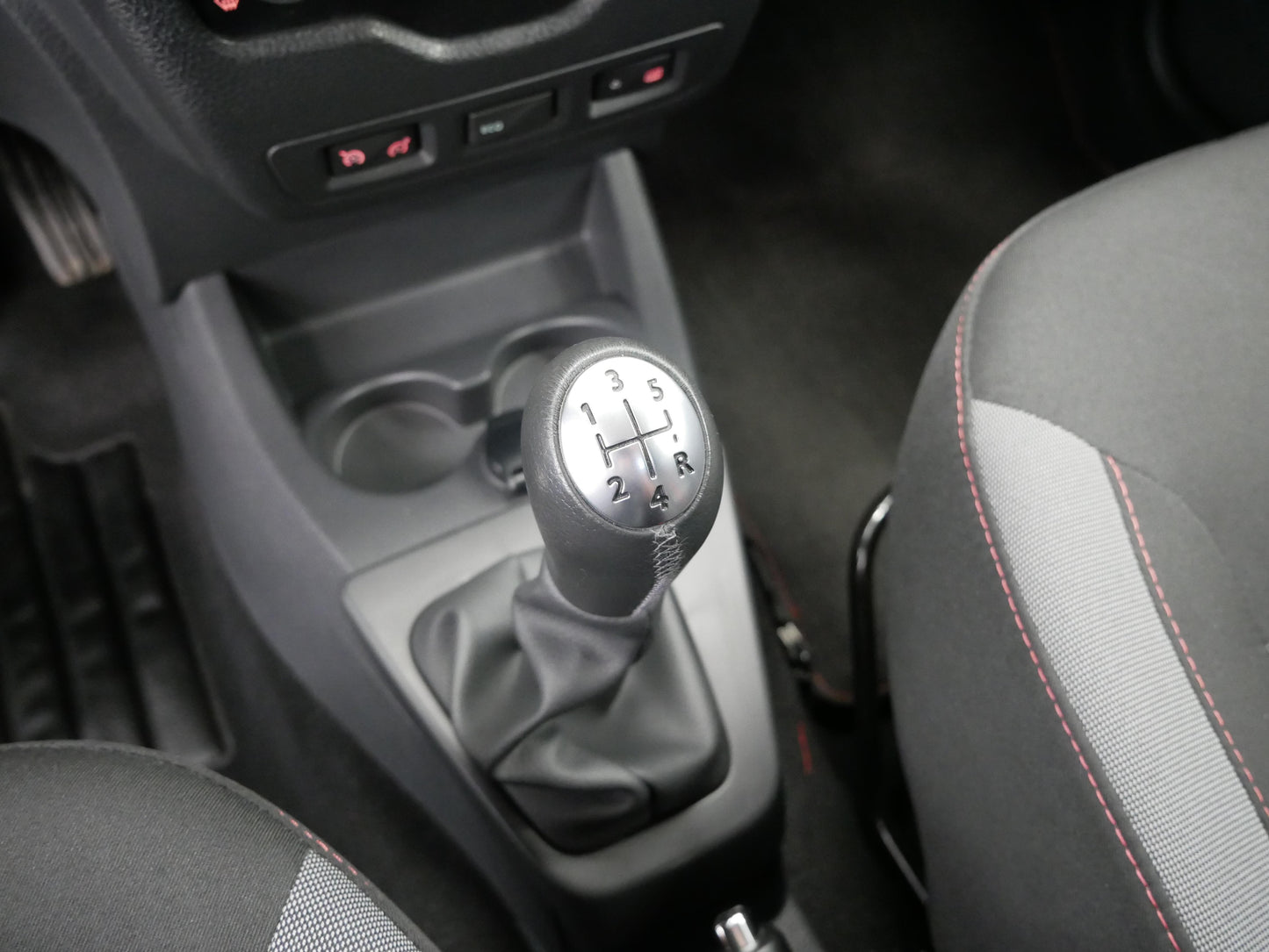 Dacia Lodgy 1.6 SCe 75 kW Stepway Techroad