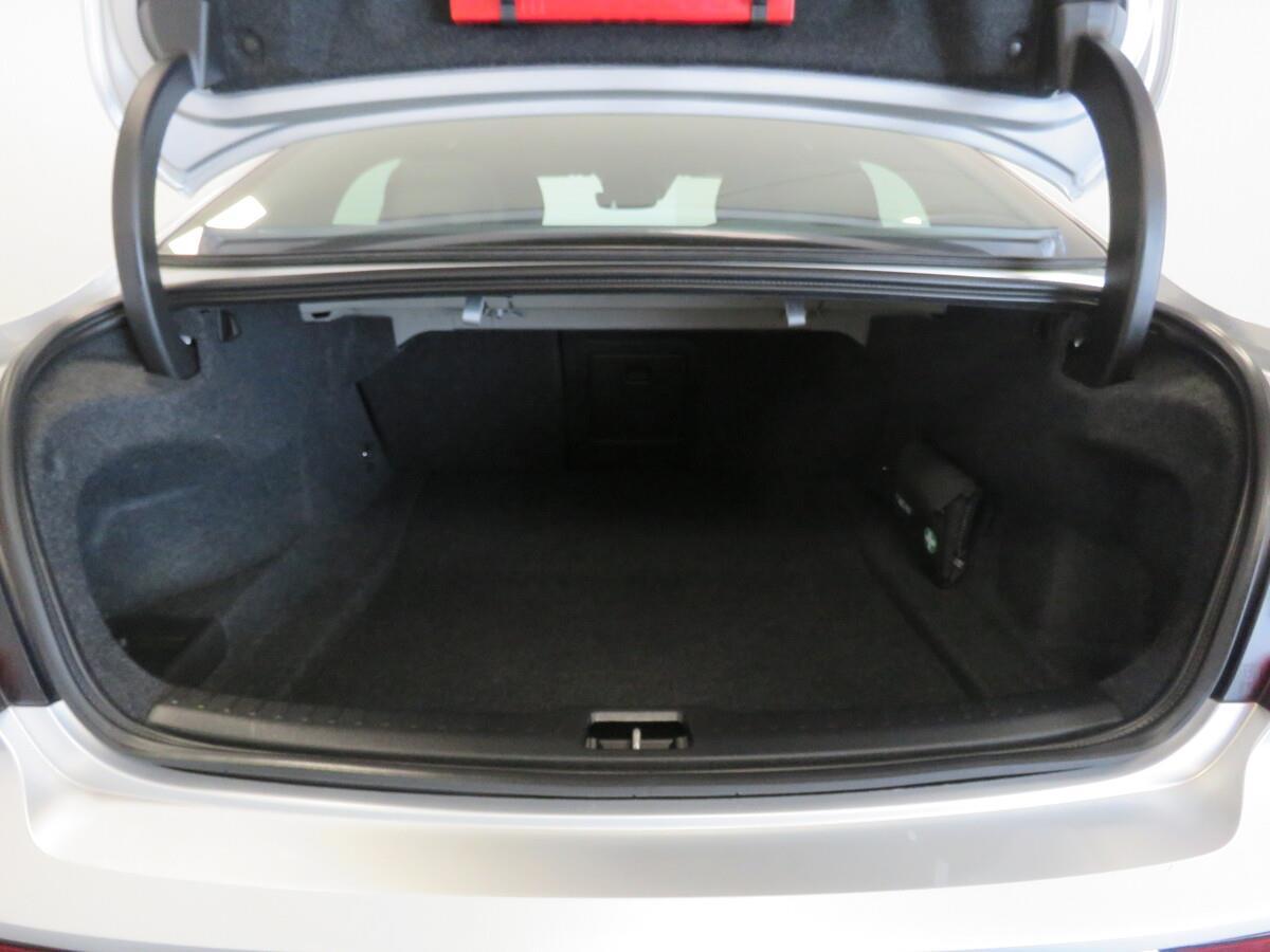 Volvo S60 T5 184 kW R-DESIGN