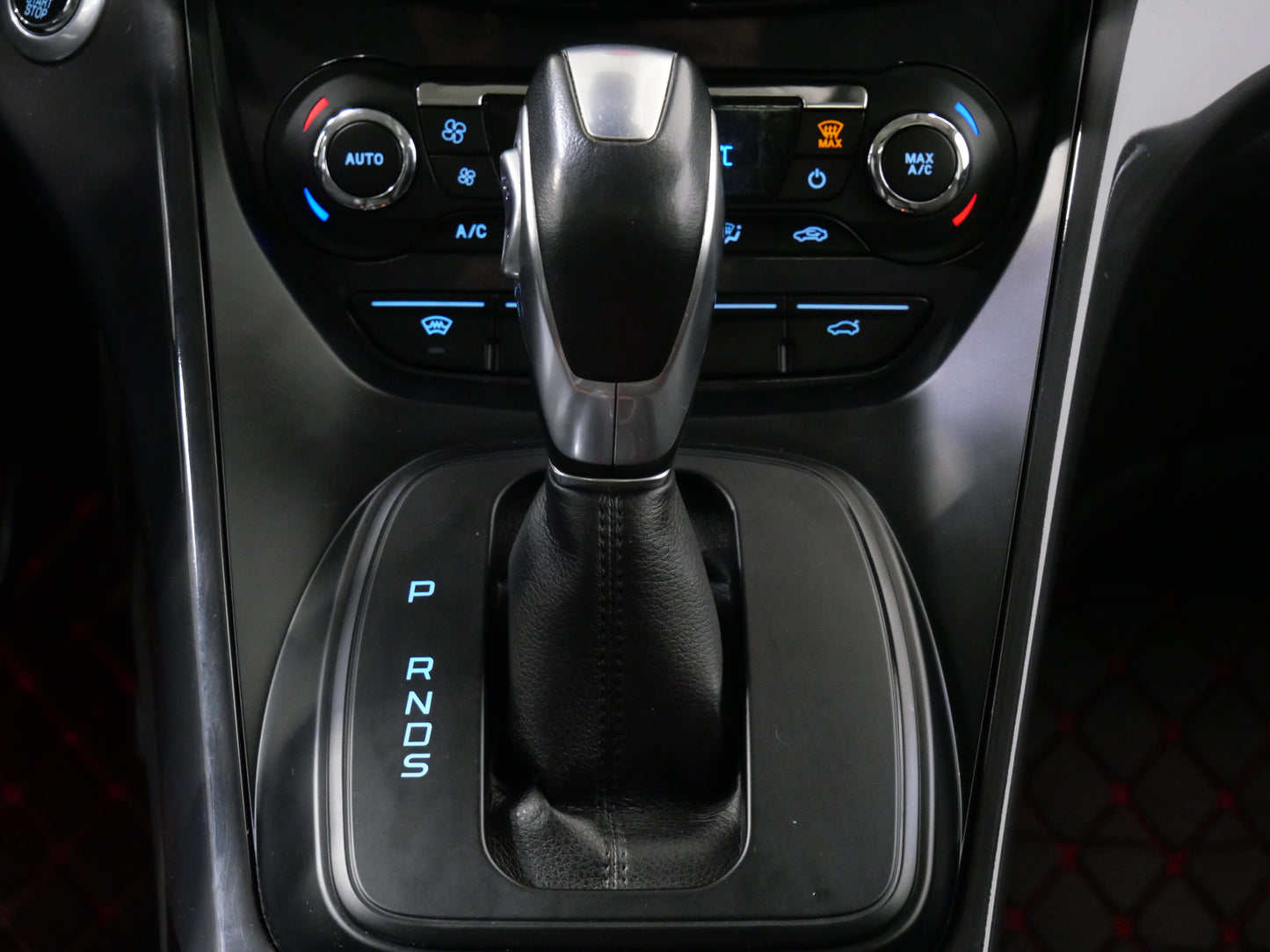 Ford Kuga 2.0 TDCI 120 kW 4x4 Titanium