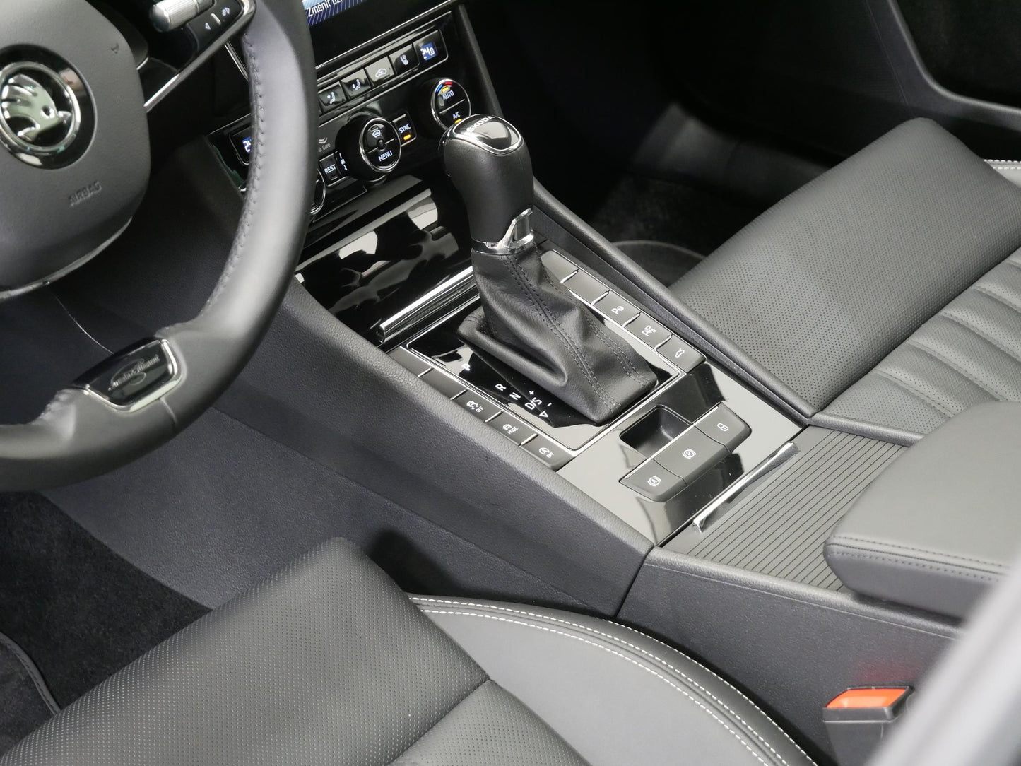 Škoda Superb 2.0 TDI 147kW L&K