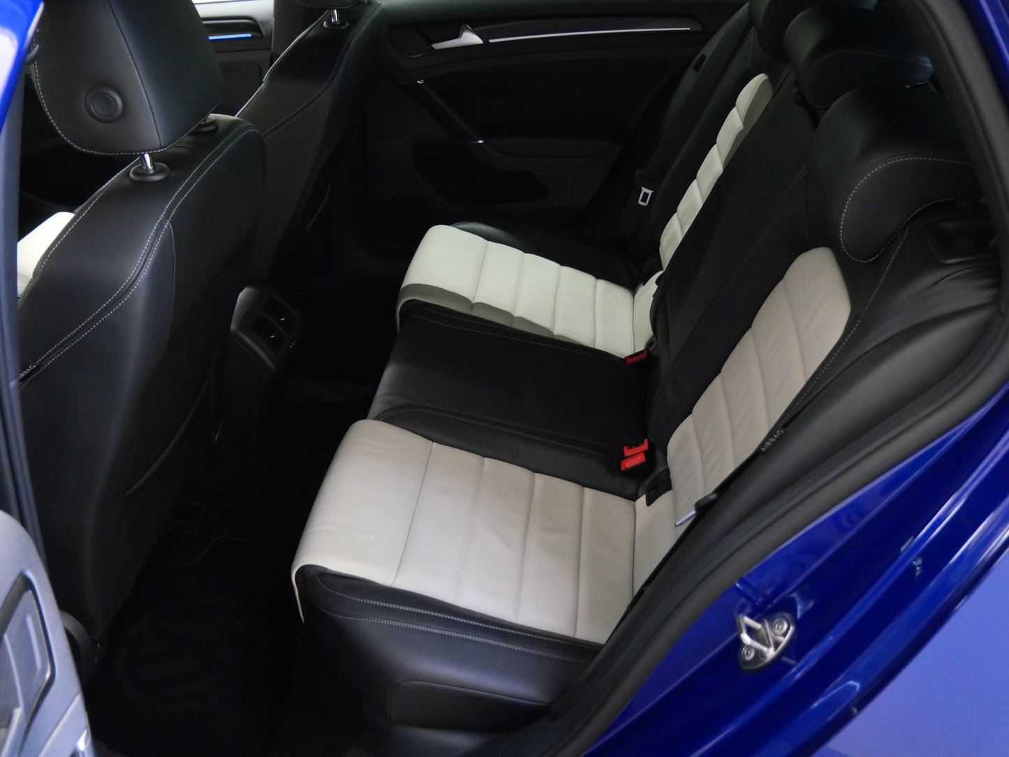 Volkswagen Golf 2.0 TSI 221 kW "R" 4Motion
