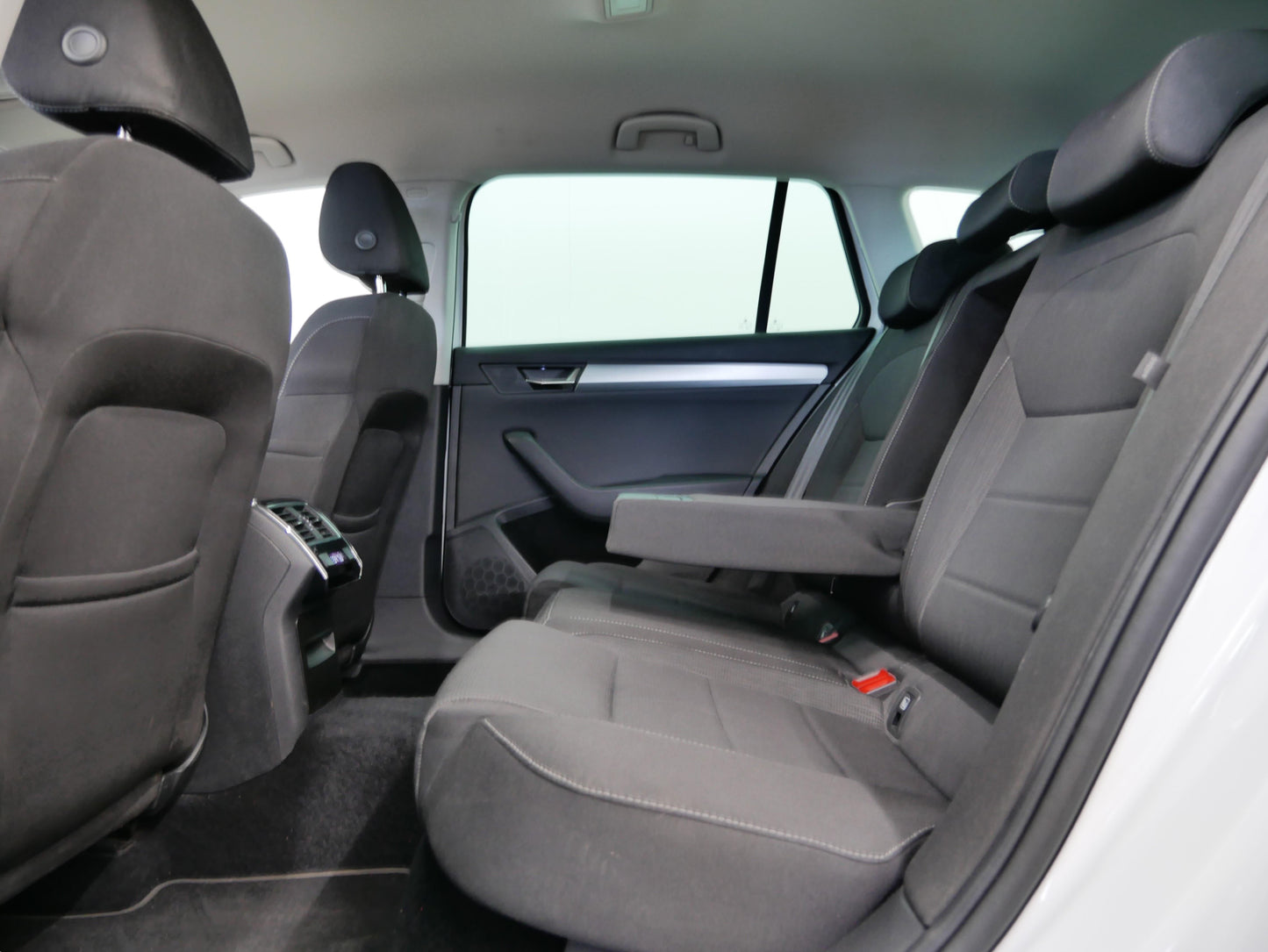 Škoda Superb 1.6 TDI 88 kW Ambition