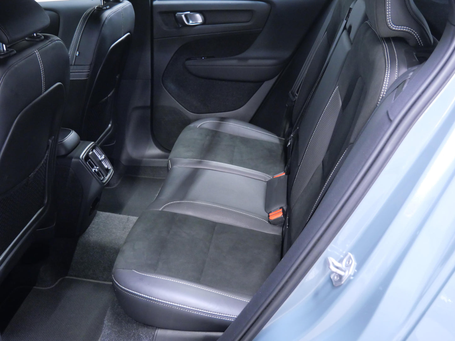 Volvo XC40 B4 145 kW AWD R-Design