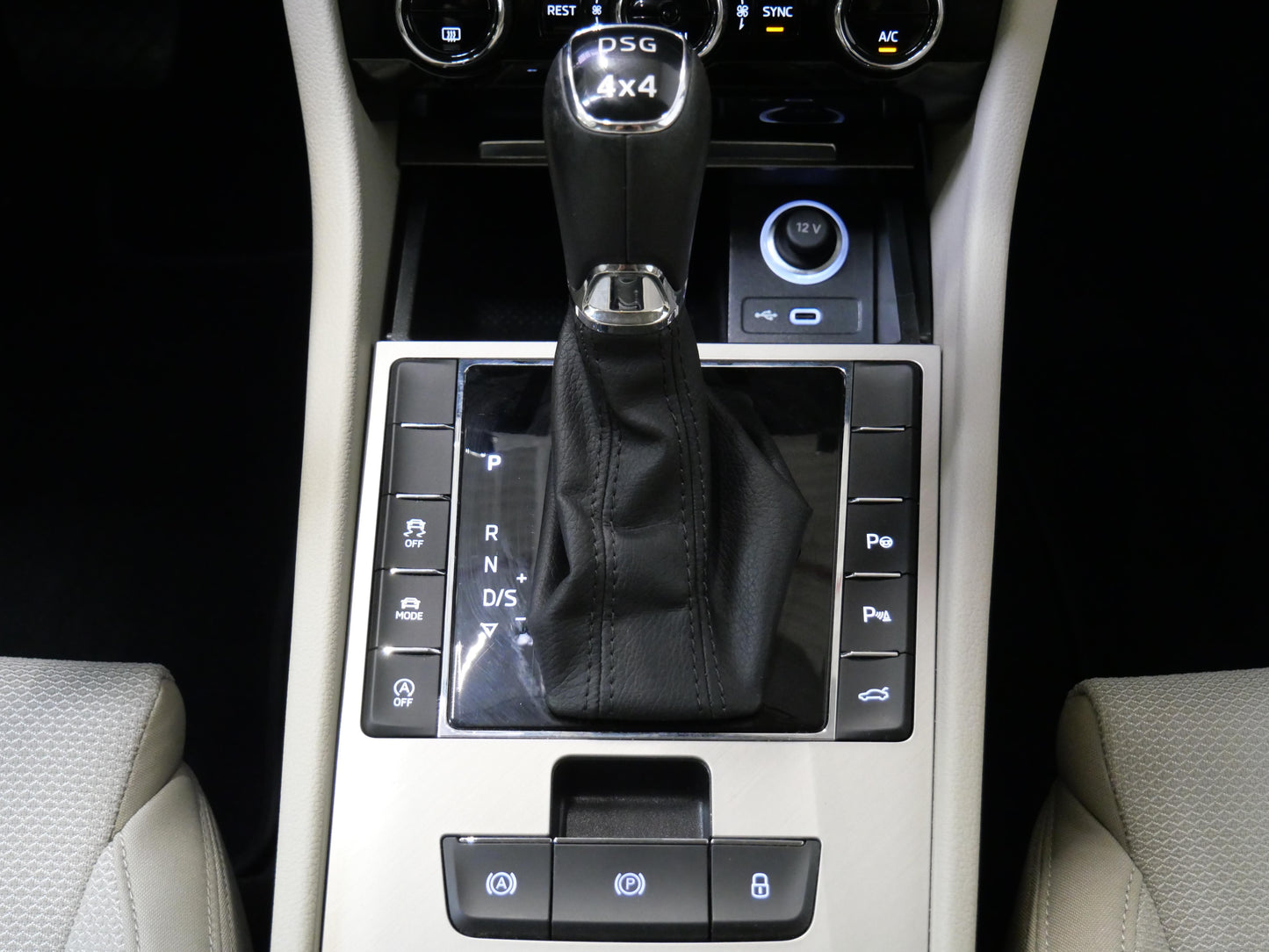 Škoda Superb 2.0 TSI 200 kW Style Extra