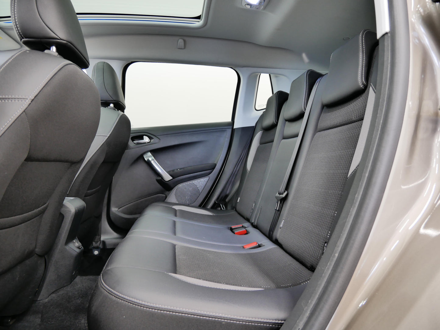 Peugeot 2008 1.2 VTI 60 kW Allure