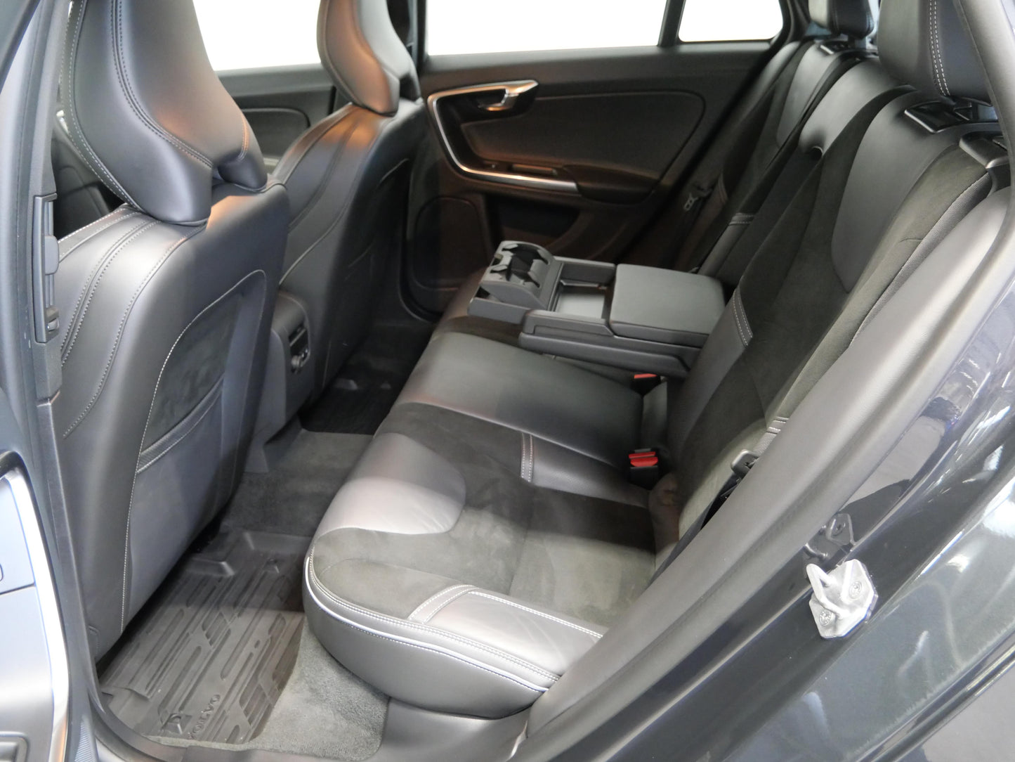 Volvo V60 2.0 D3 110 kW R-Design