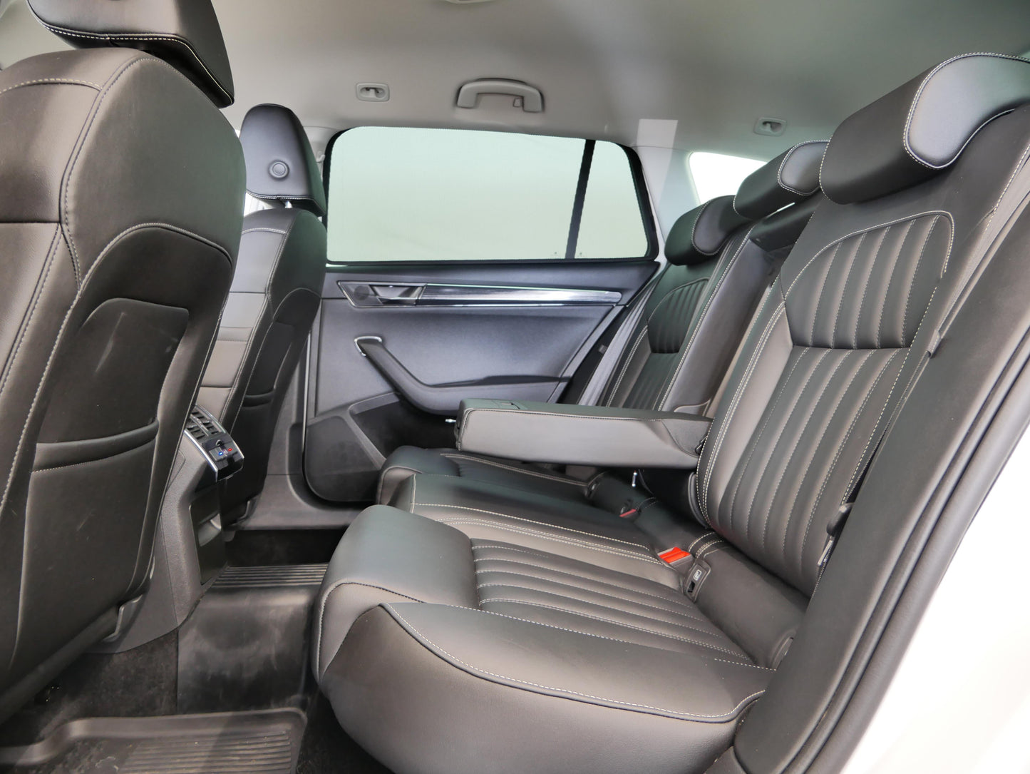 Škoda Superb 2.0 TDI 140 kW Style Business
