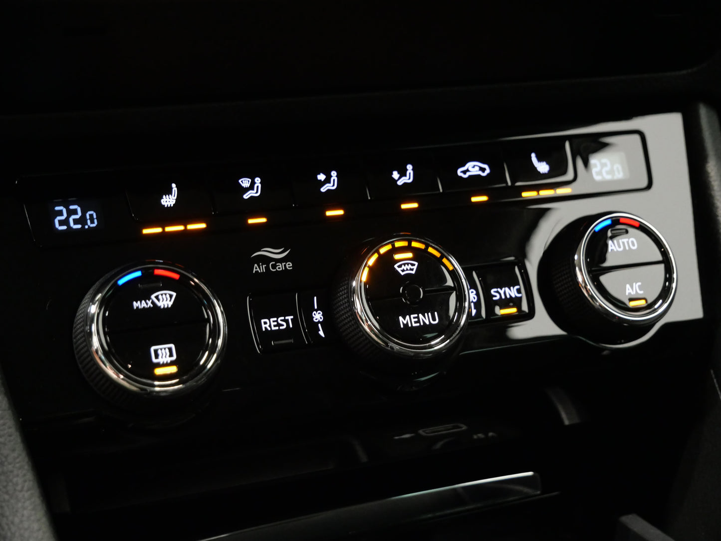 Škoda Superb 2.0 TDI 110 kW Ambition Plus