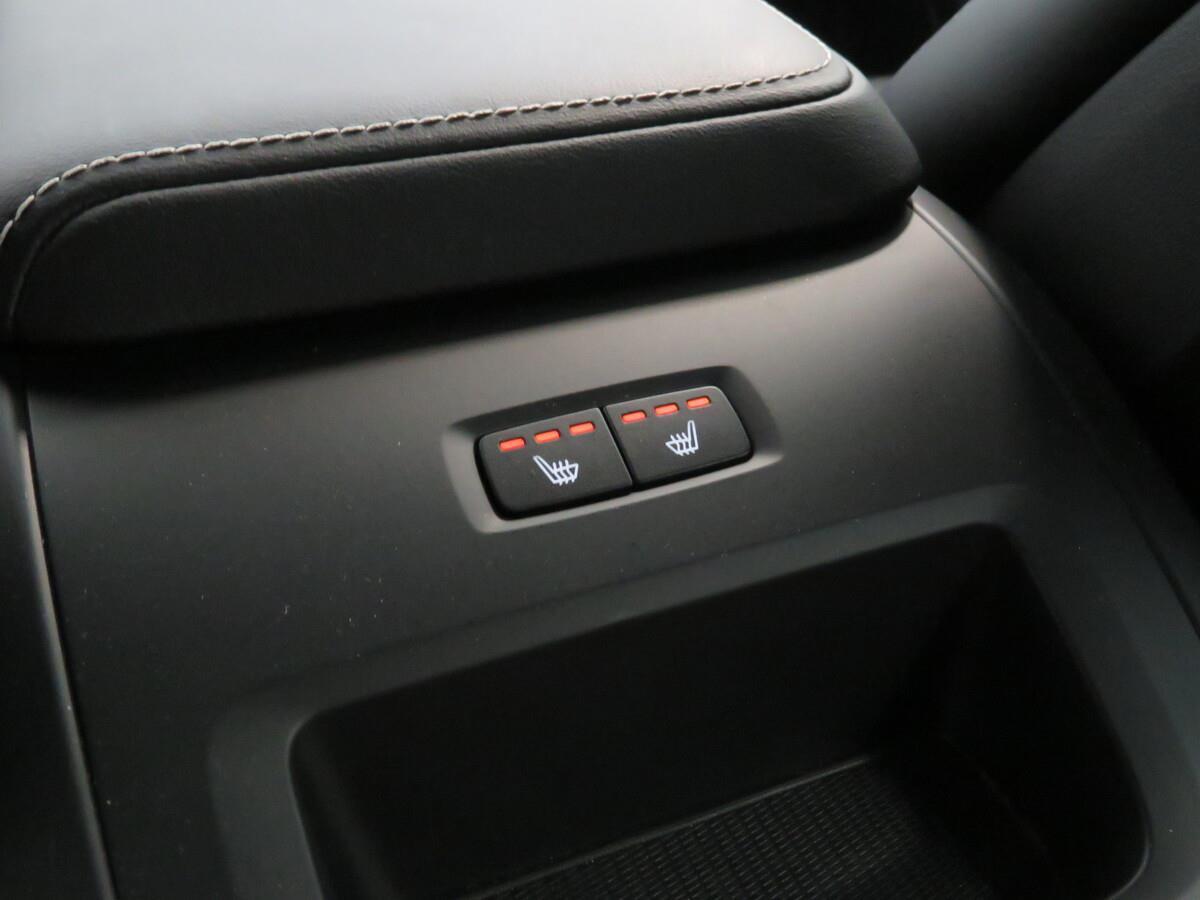 Volvo XC60 B5 184 kW AWD Plus Dark