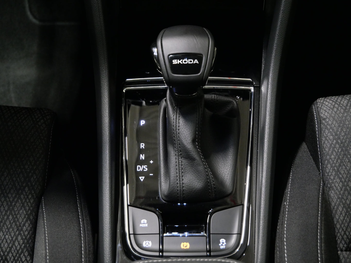 Škoda Karoq 1.5 TSI 110 kW Top Selection