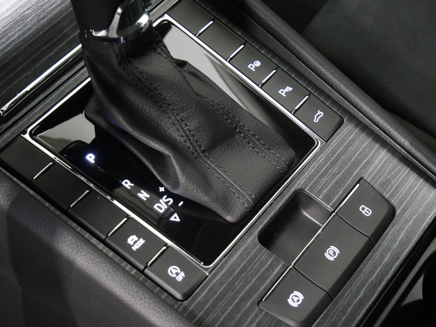 Škoda Superb 2.0 TDI 110 kW DSG Style TOP