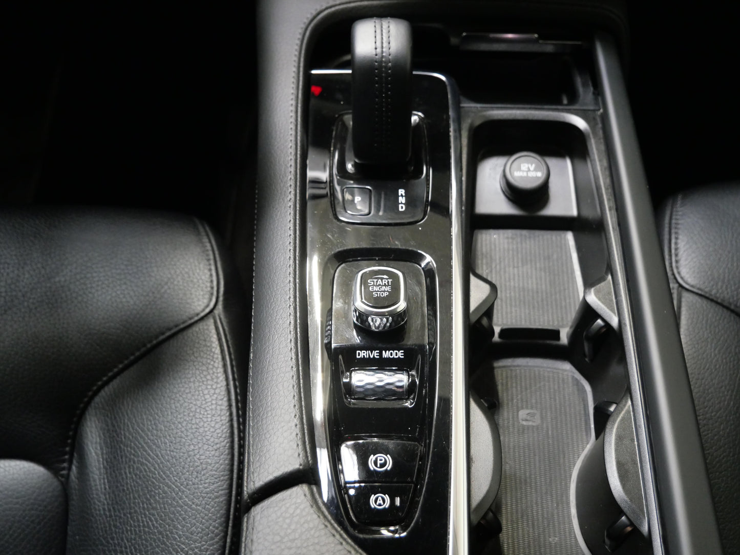 Volvo XC90 2.0 B5 173 kW Momentum Pro