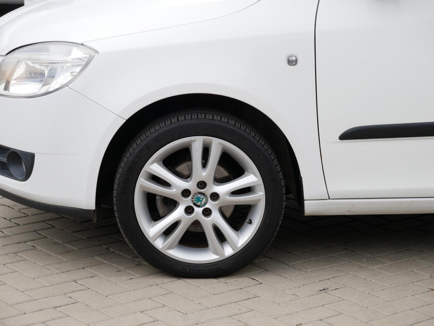 Škoda FABIA COMBI 1.4 16V 63 kW Ambition