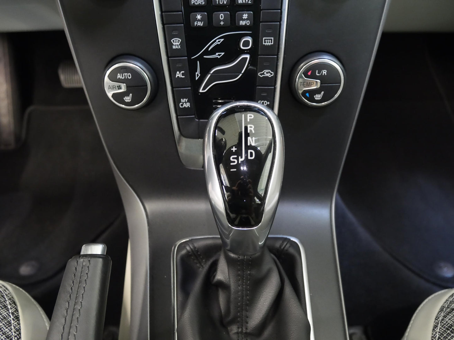 Volvo V40 D3 110 kW Momentum