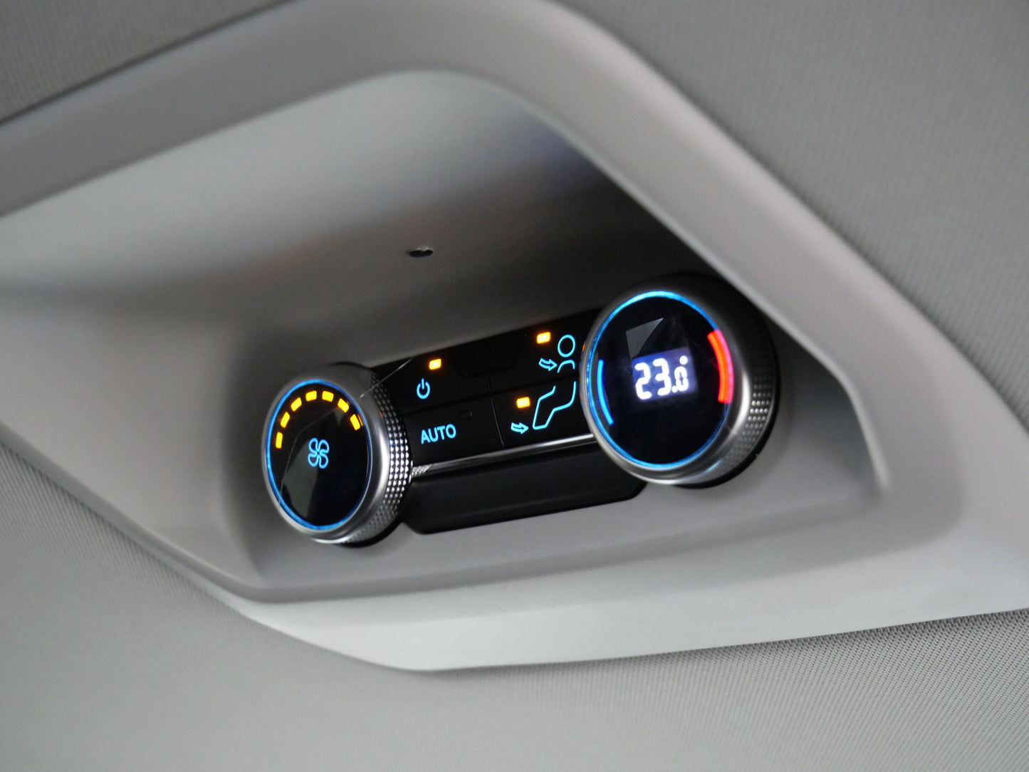 Ford Tourneo Custom 2.0 EcoBlue 125 kW Titanium L2