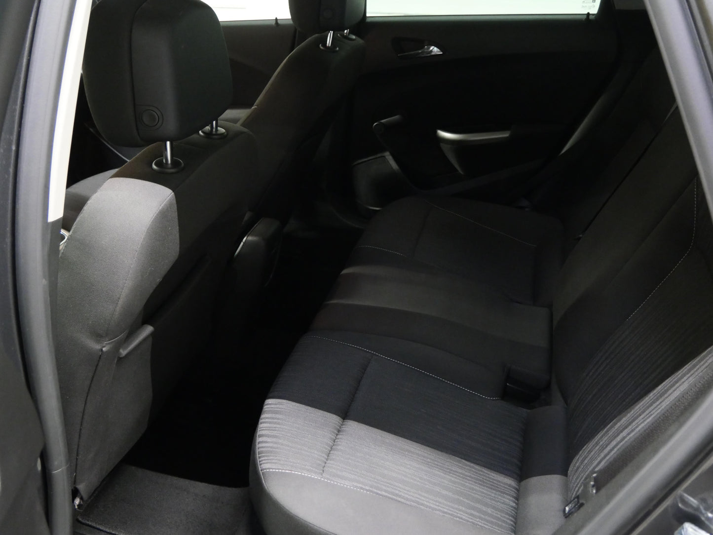 Opel Astra 1.4 T 103 kW Design Edition
