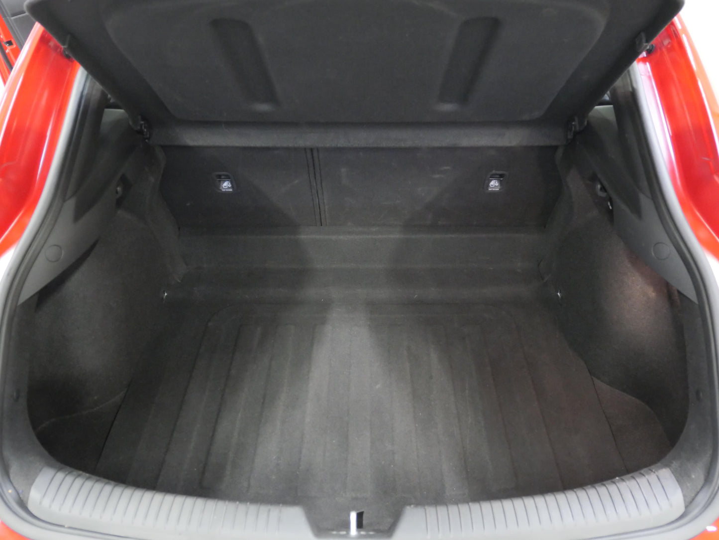 Hyundai i30 1.6 CRDi 100 kW TRIKOLOR KOMFO