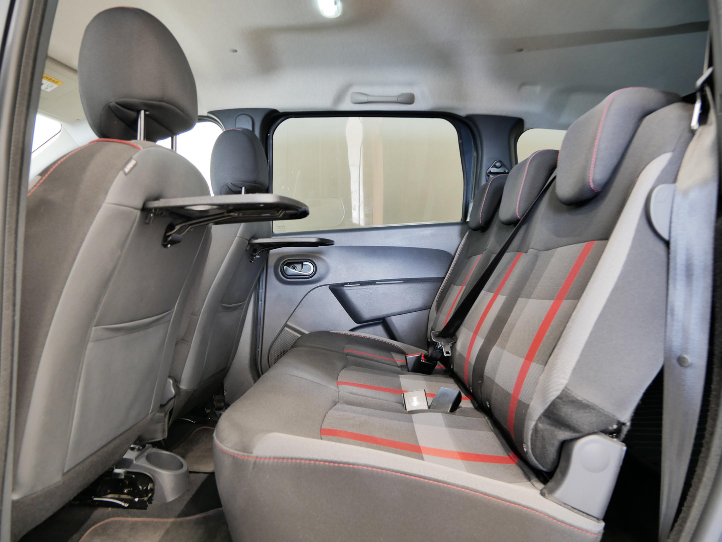 Dacia Lodgy 1.6 SCe 75 kW Stepway Techroad